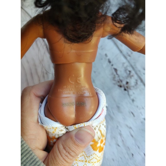 2015 Hasbro MOANA DOLL Disney Hawaiian Girl Action Figure Articulated 10" - Picture 6 of 7